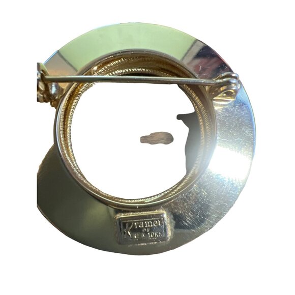Vintage Kramer NY Circle Brooch Gold Tone Heirloom Quality Jewelry - Picture 4 of 10